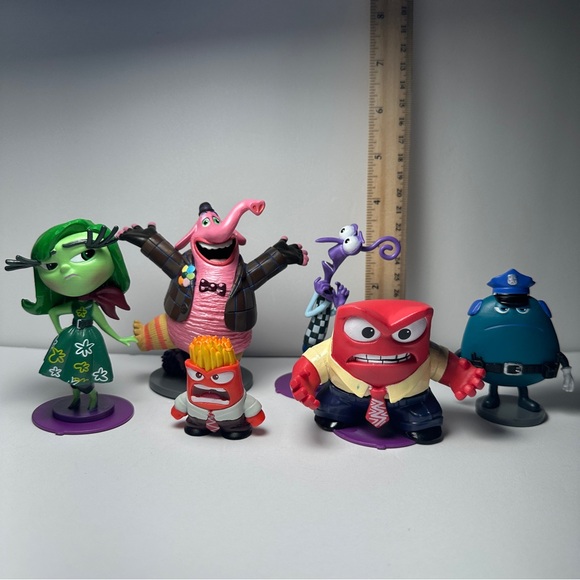 Disney Store Inside Out Action Figures Lot Of 6 - Picture 2 of 3